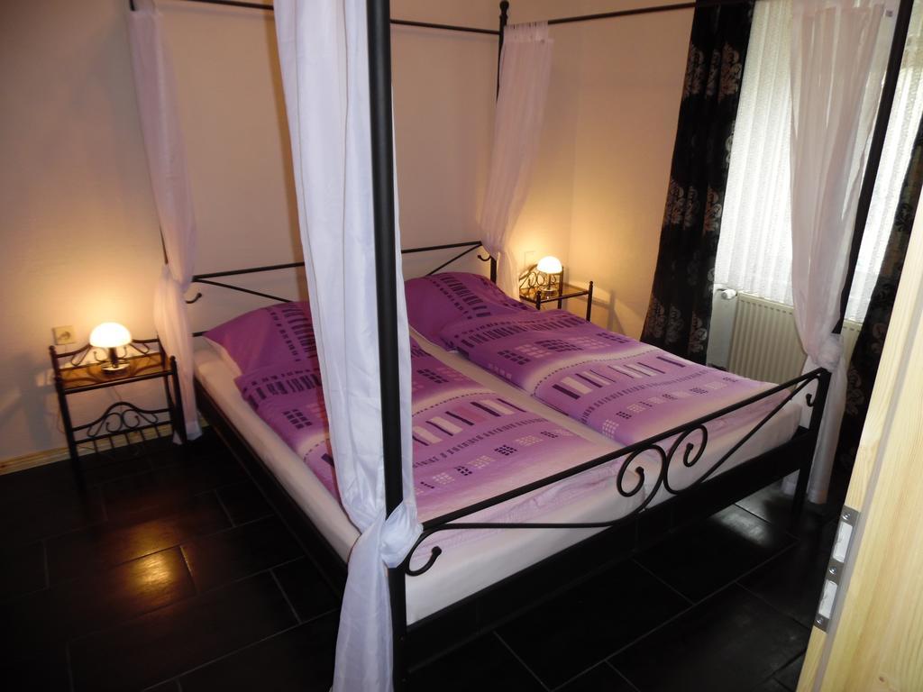Ferienwohnung In Vino Veritas Neumagen-Dhron Esterno foto